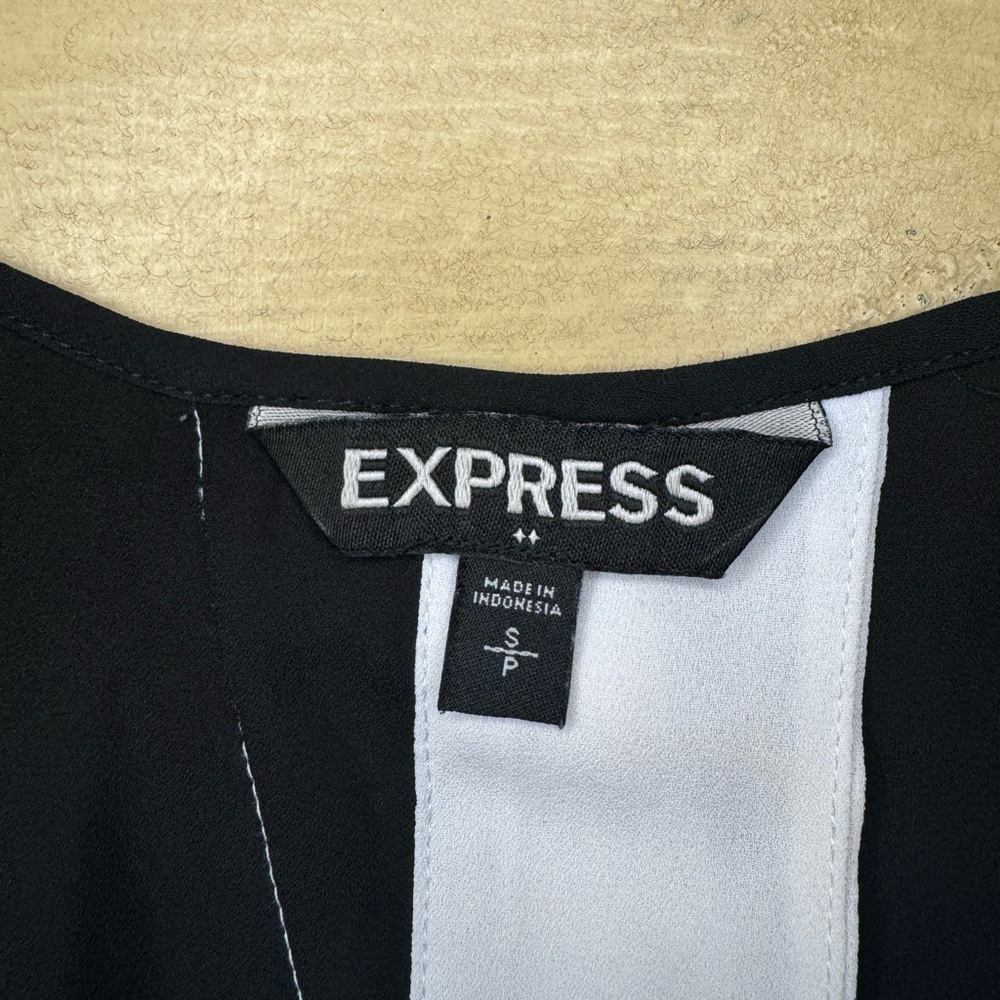 Express Top - Picture 3 of 6